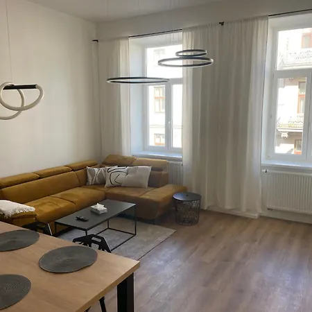 Apartment Drobneho Park
