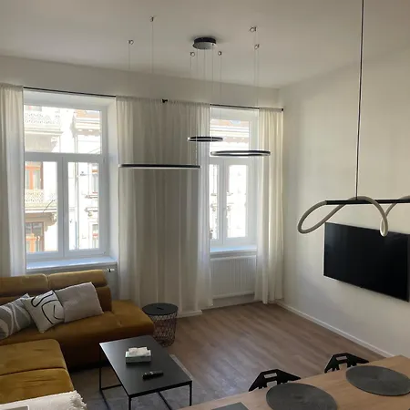 Apartment Drobneho Park